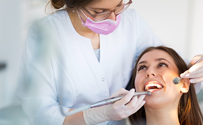 Como um dentista brasileiro pode atuar em Portugal?